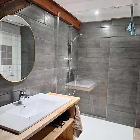 Le Parmand Apartment Moye